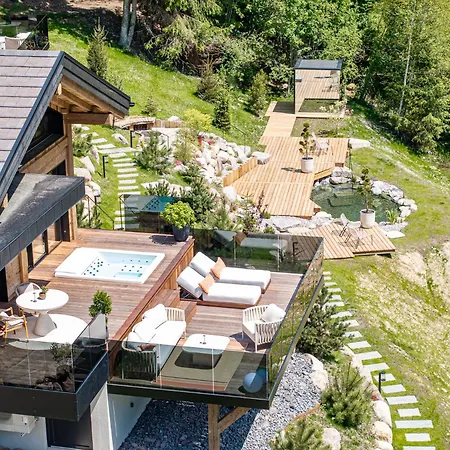 Domaine Les Terres Bleues 度假村 *